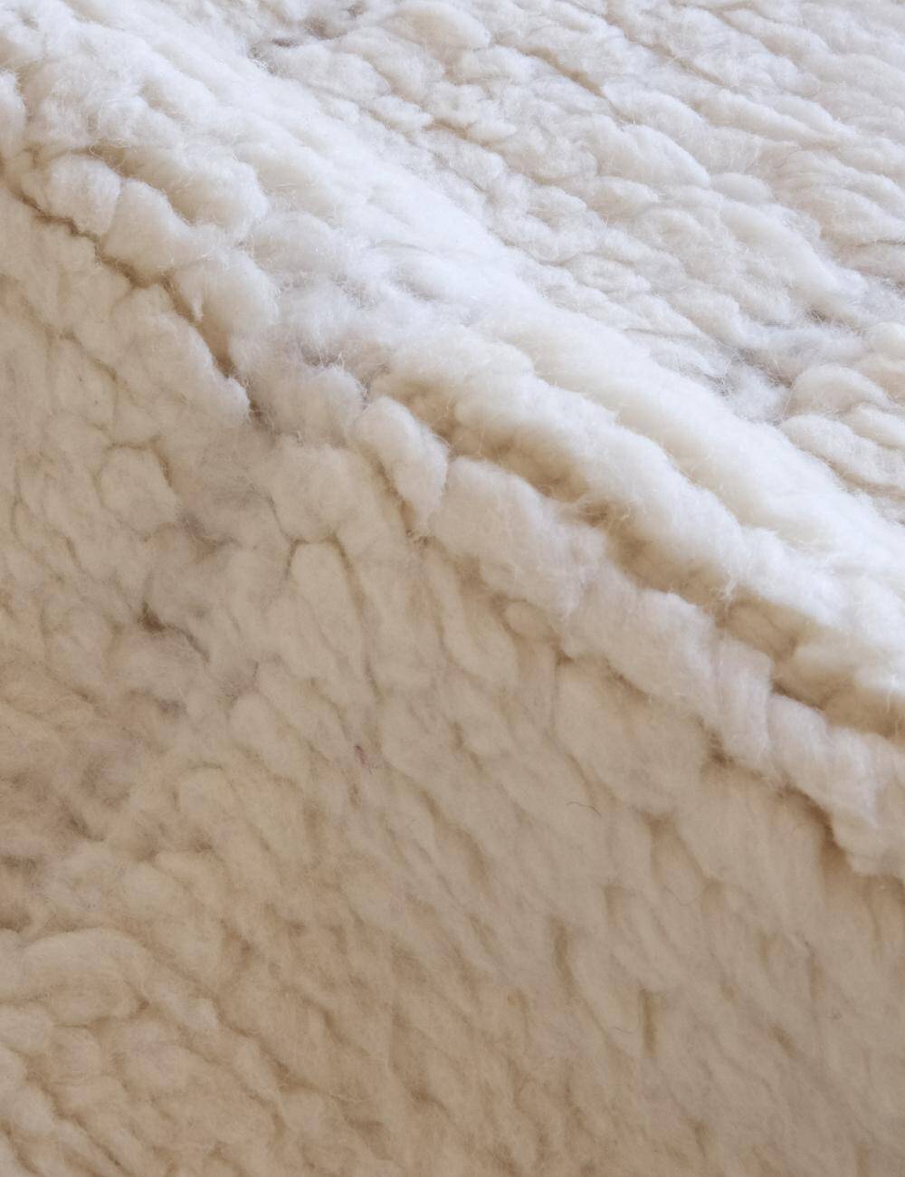 White square rug - 195 x 195 cm