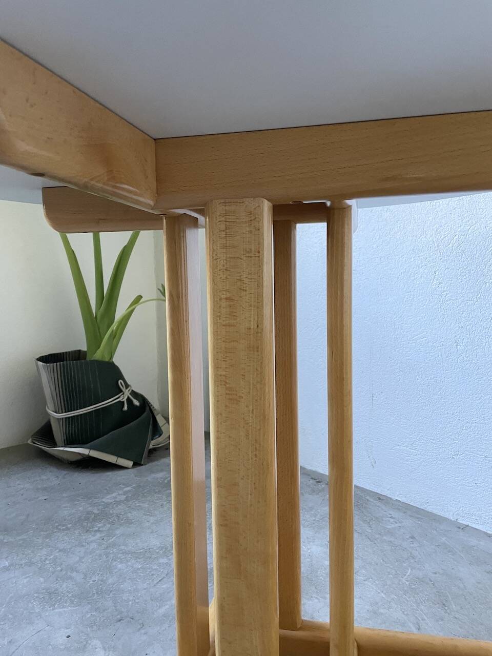 80s round beech table