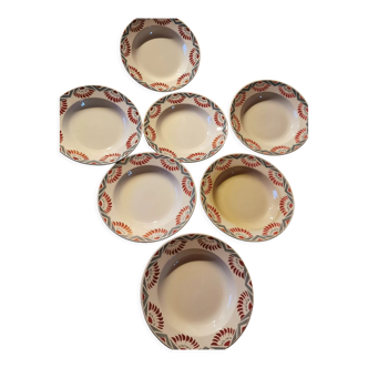 Lot 7 assiettes creuses, Sarguemines modèle UMA