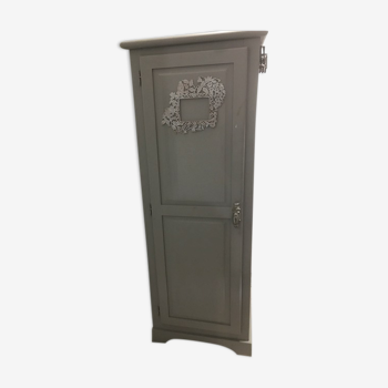 Armoire penderie étroite