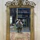 Miroir époque Napoléon III à fronton à la feuille d'or