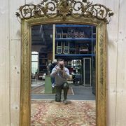Miroir époque Napoléon III à fronton  à la feuille d'or