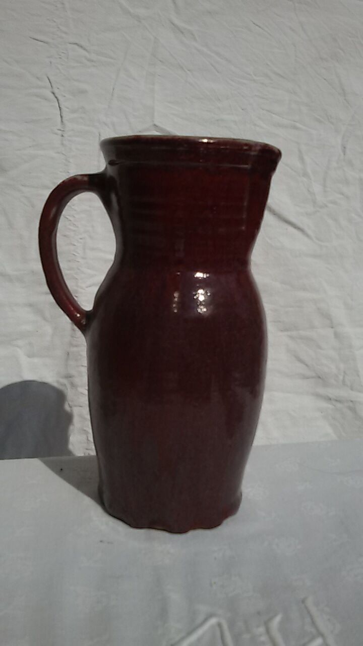 Set plate and pitchers in sandstone enamelled Boult