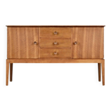 Buffet en noyer de Gordon Russell pour Heal, datant du milieu du siècle