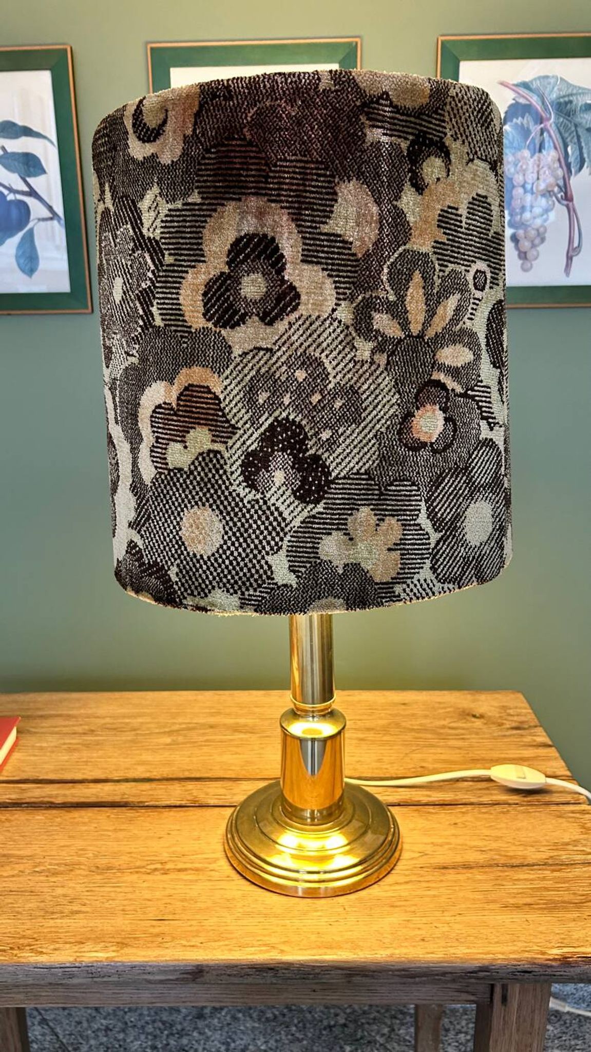 Lampe laiton et velours 1970