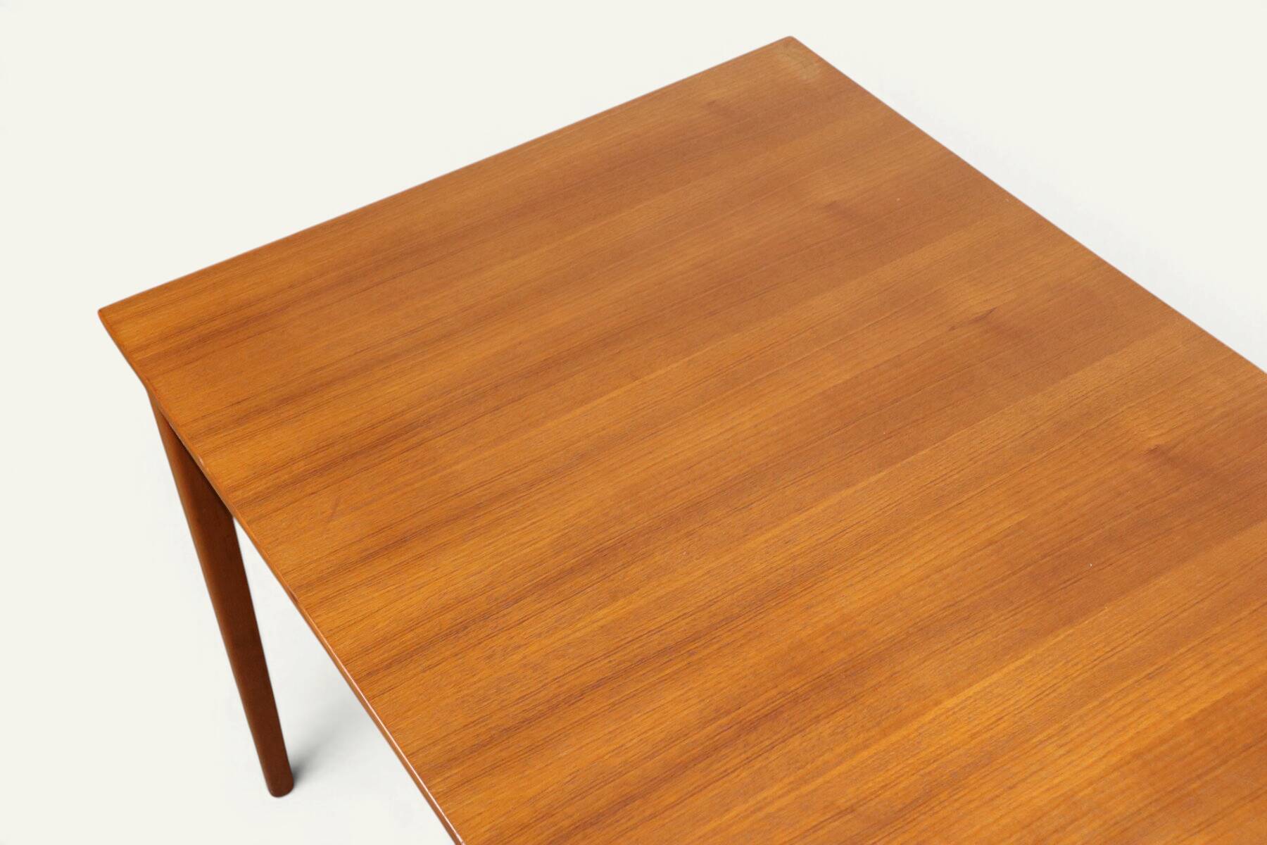 Rectangular extendable dining table in Scandinavian teak – 1960s
