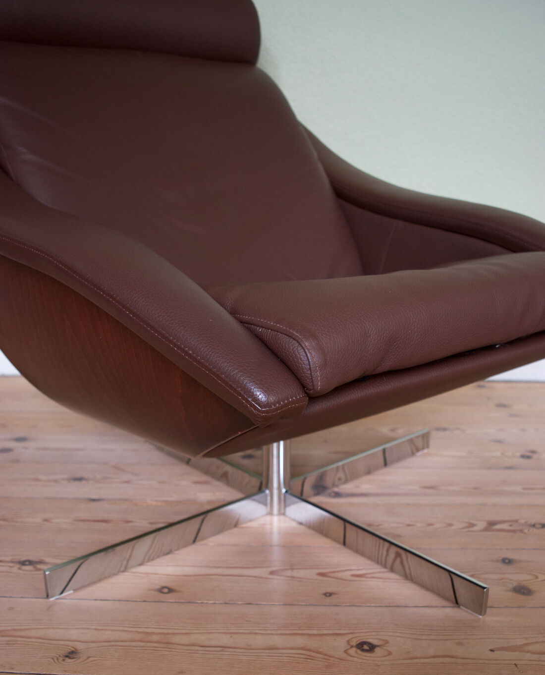 Mid-Century Danish Swivel Chair in Leather, 1970s