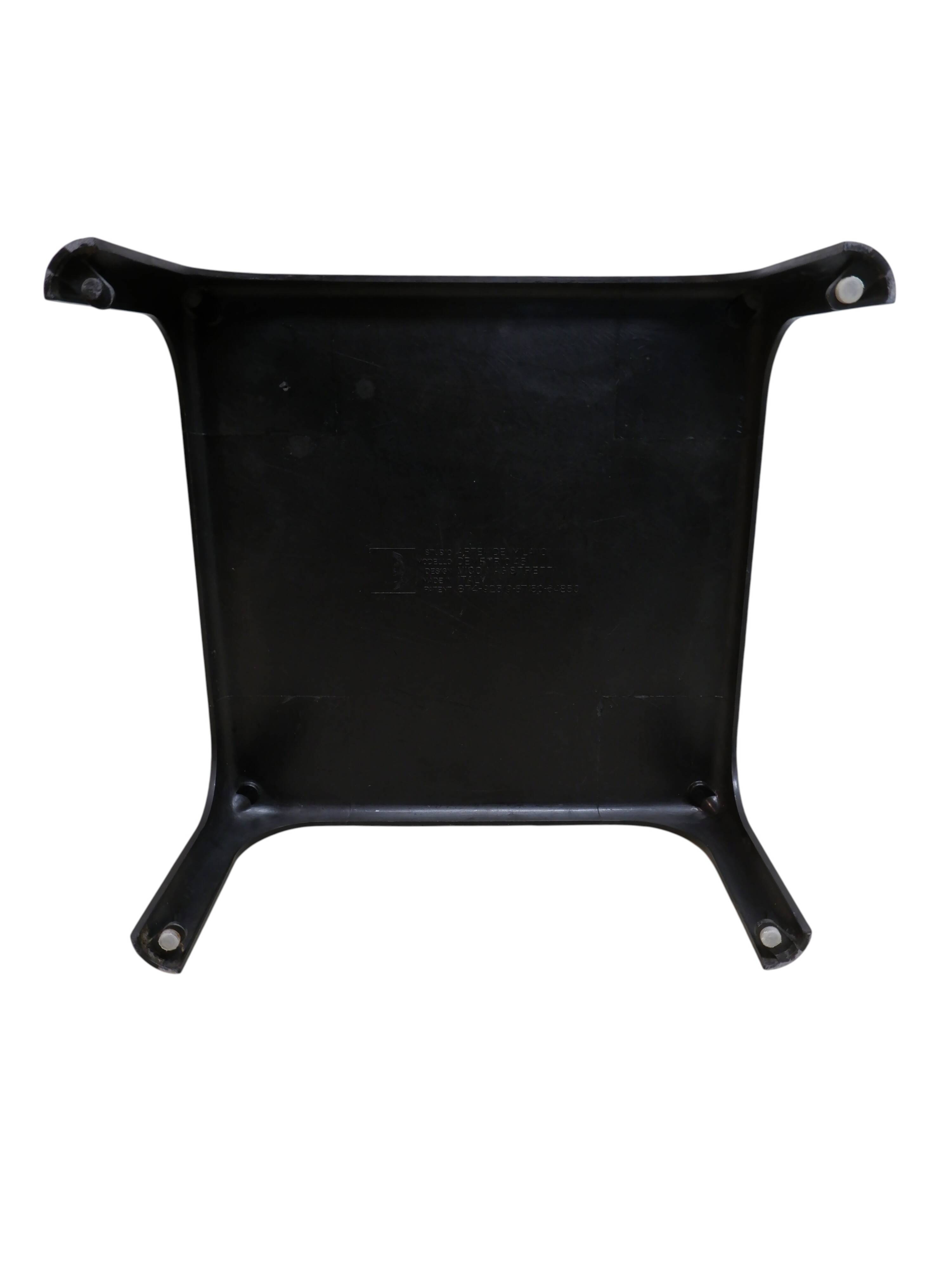 Vintage Artemide Demetrio table