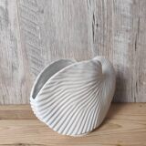 Shell tea light holder