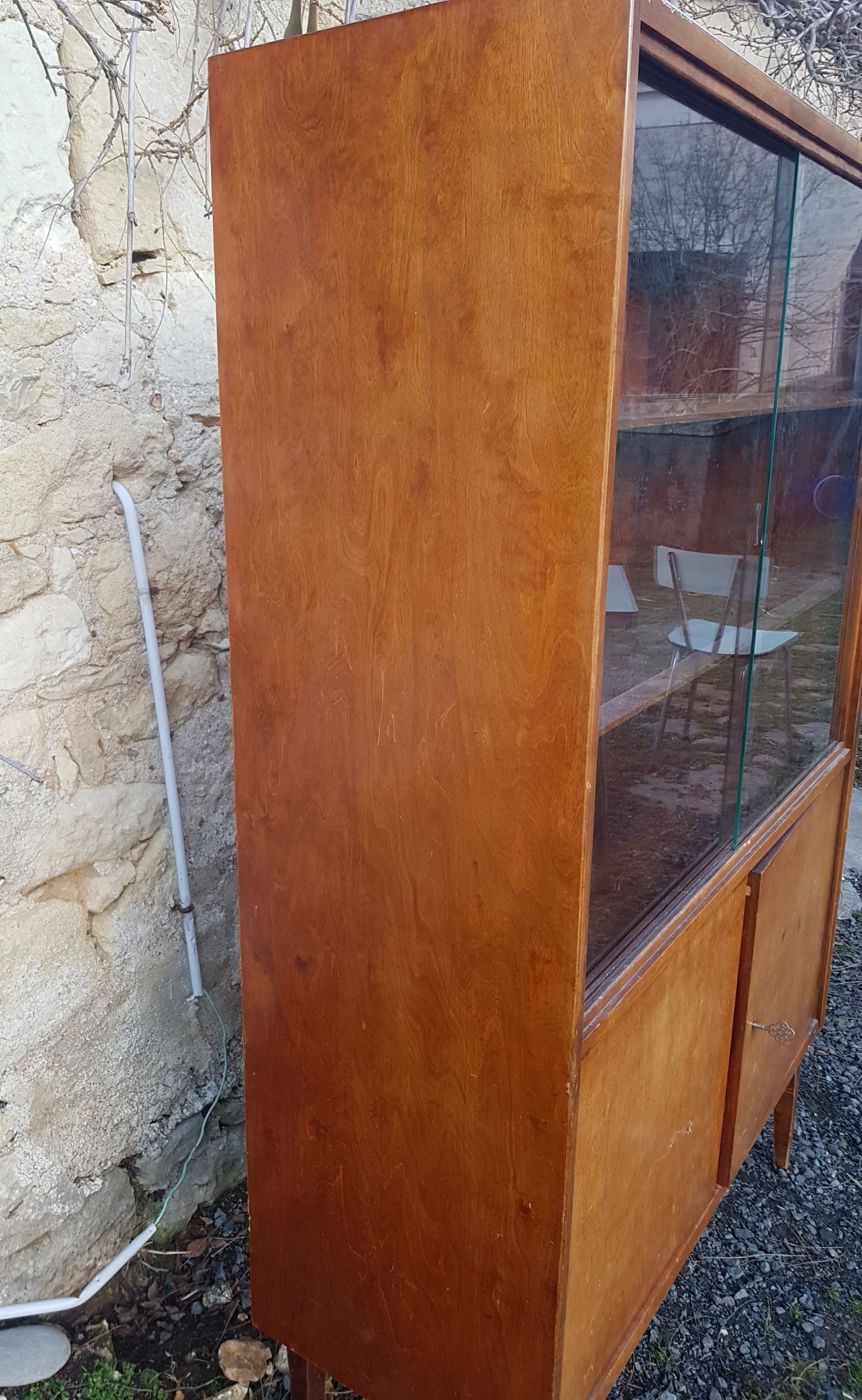 Glass buffet