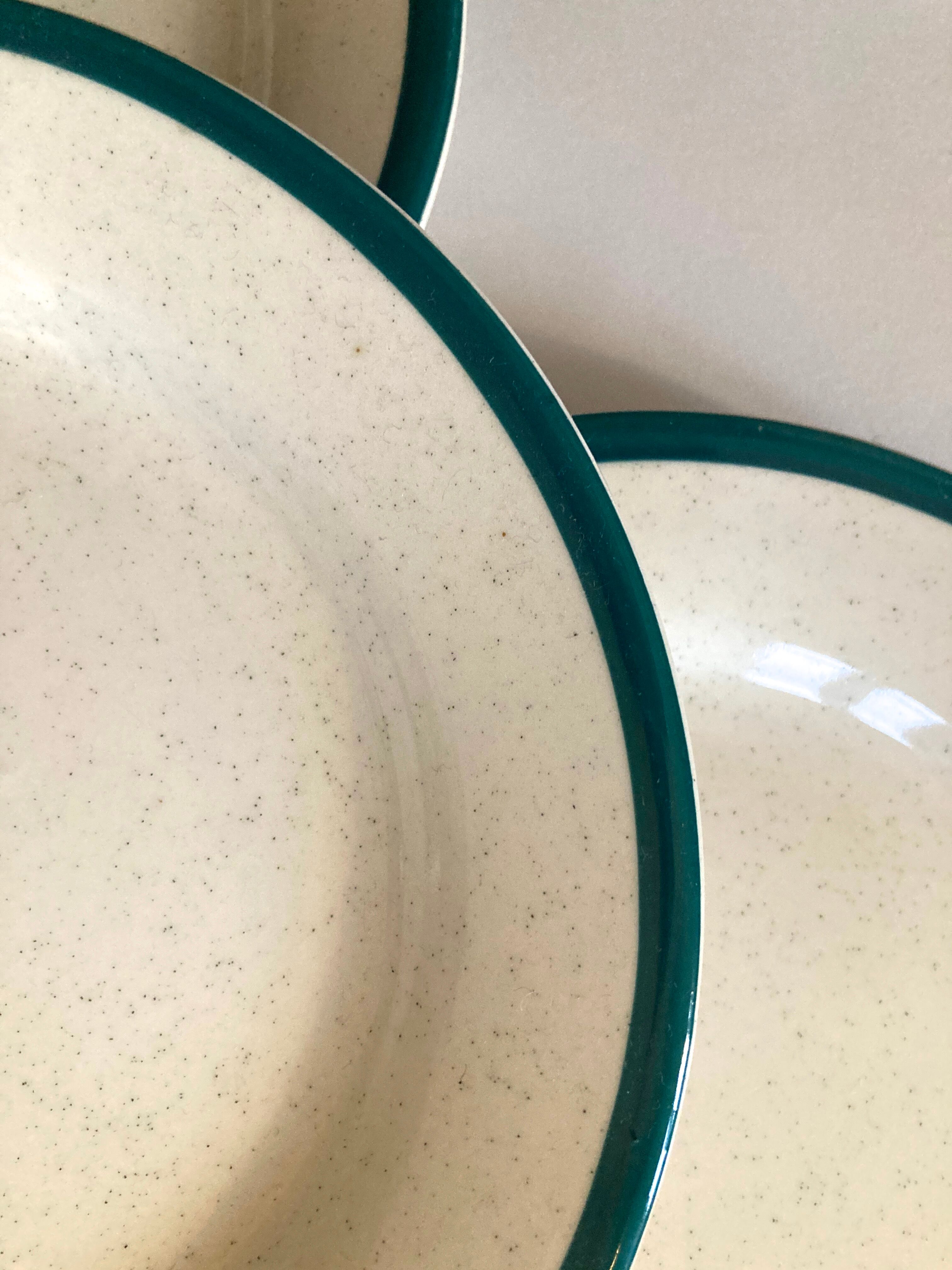 Lot vintage sandstone plates speckled green border