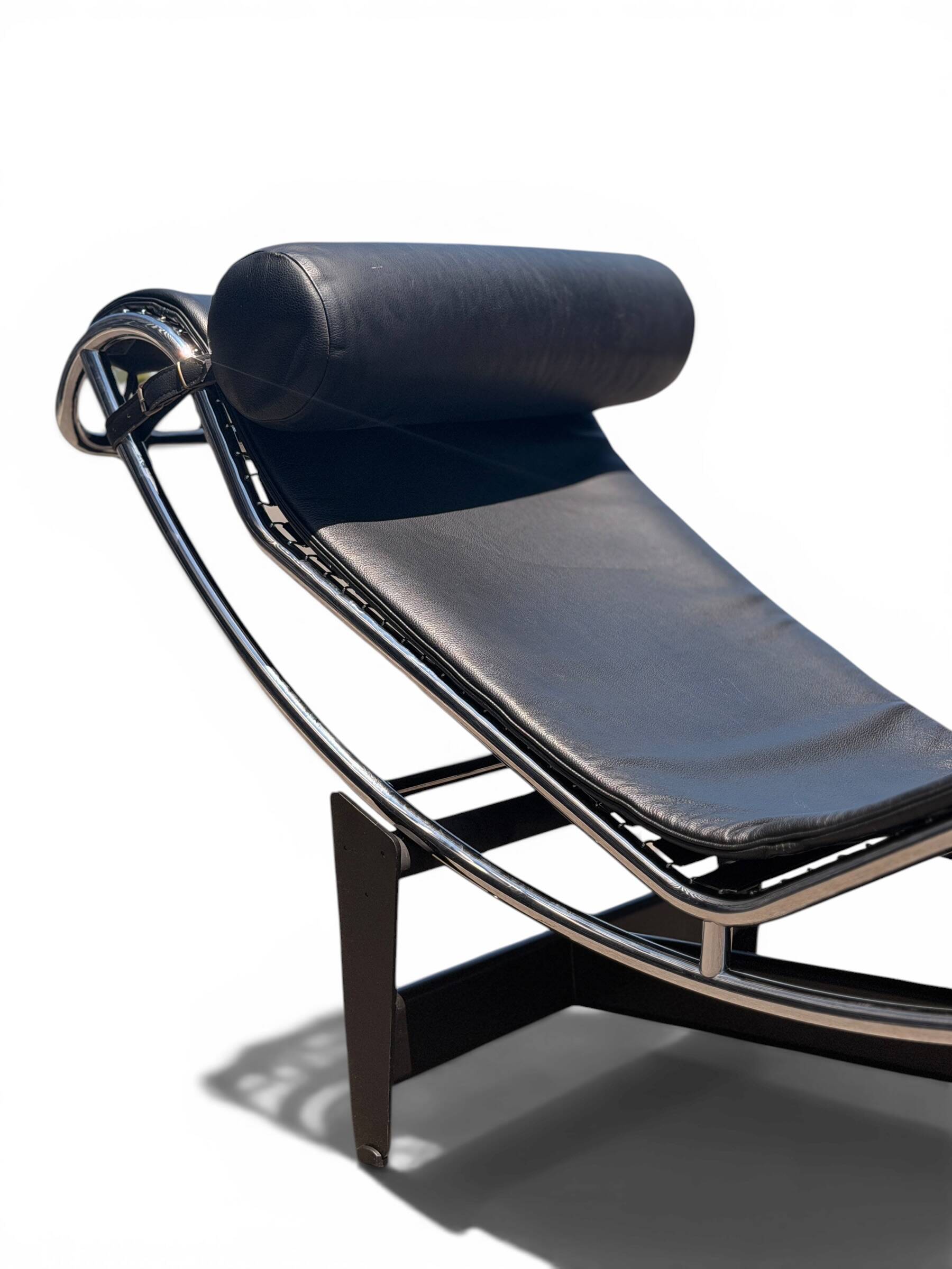 Chaise Longue LC4 Le Corbusier for Cassina — Original Black Leather (No. 114715)