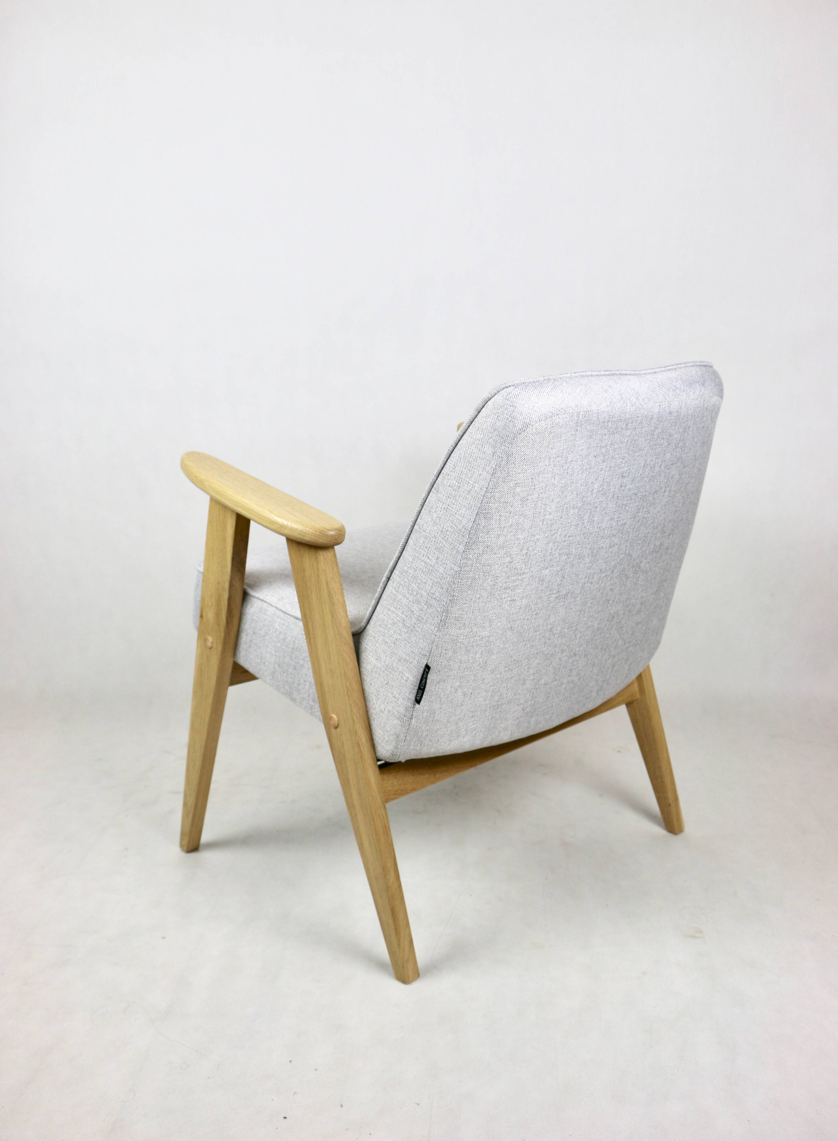 Fauteuil Modèle 366 Bouclé Beige par Józef Chierowski, 1970s