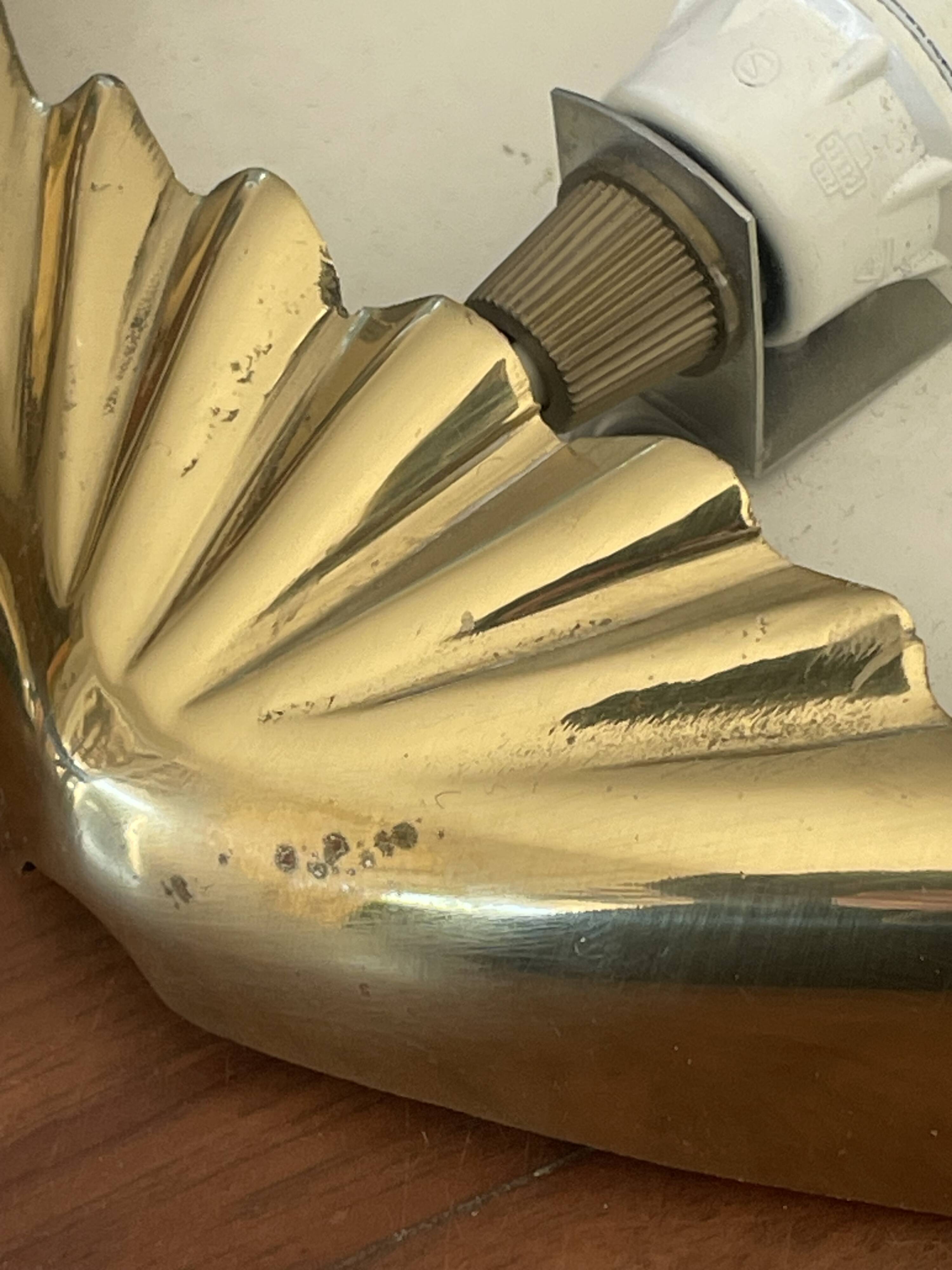 Paire d’appliques vintage en verre dépoli et laiton