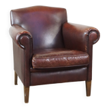 Cleanly finished sheepskin armchair made of sheepskin