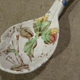 Ancienne cuillère à sauce en faïence à décor floral Longchamp Sarreguemines