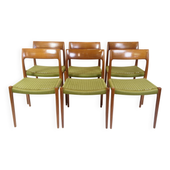 Ensemble de six chaises de salle à manger modèle 77 en teck par NO Møller des années 1960