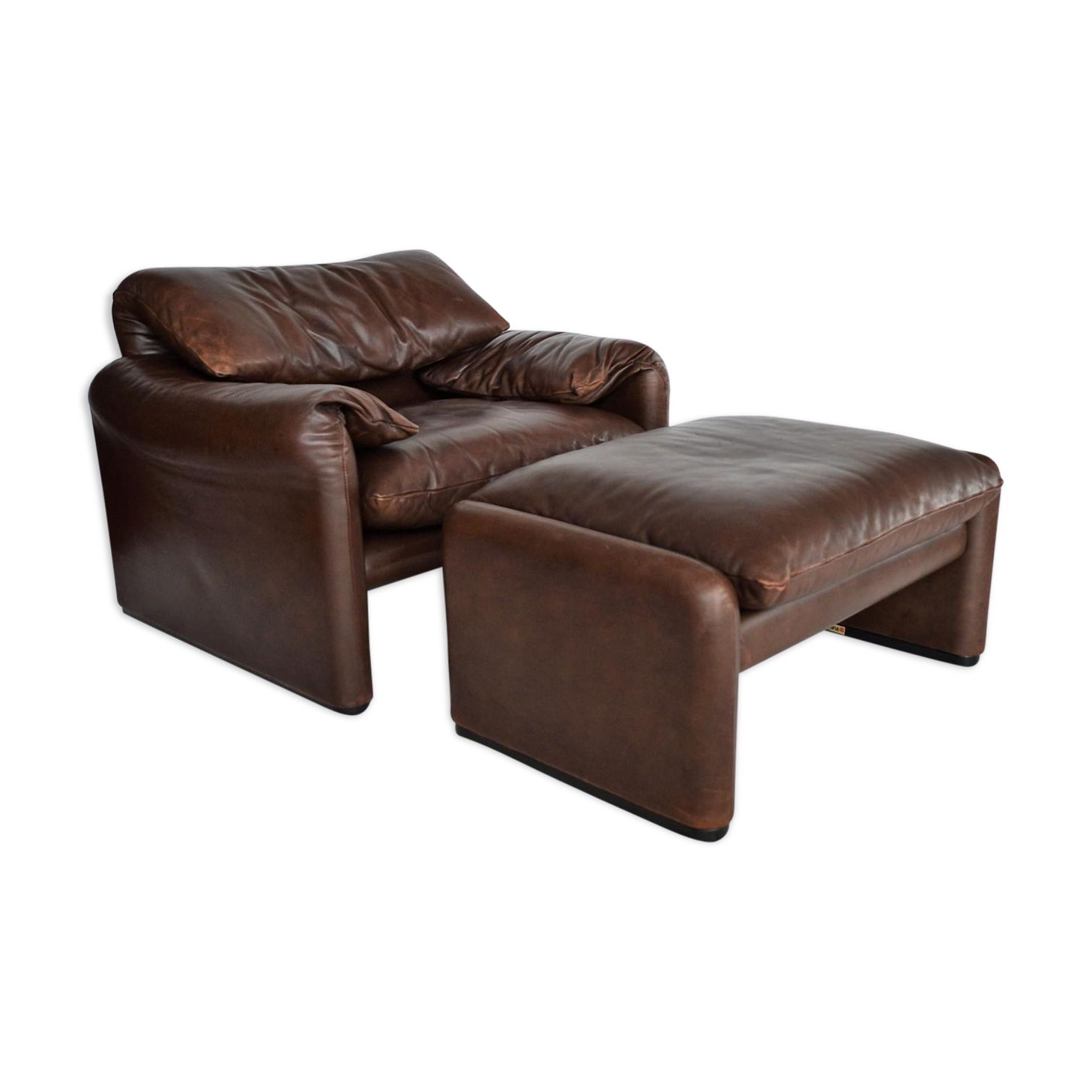 Maralunga armchair in leather & Ottoman by Vico Magistretti for Cassina 1970 s