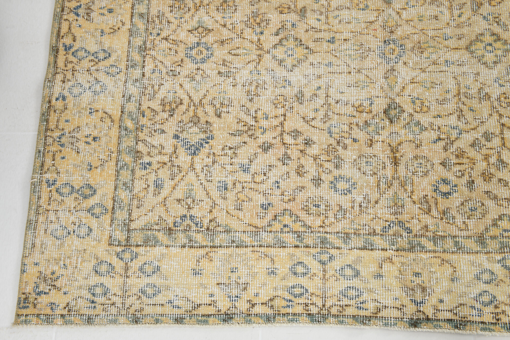 5x8 beige yellow tones turkish rug 247x152cm