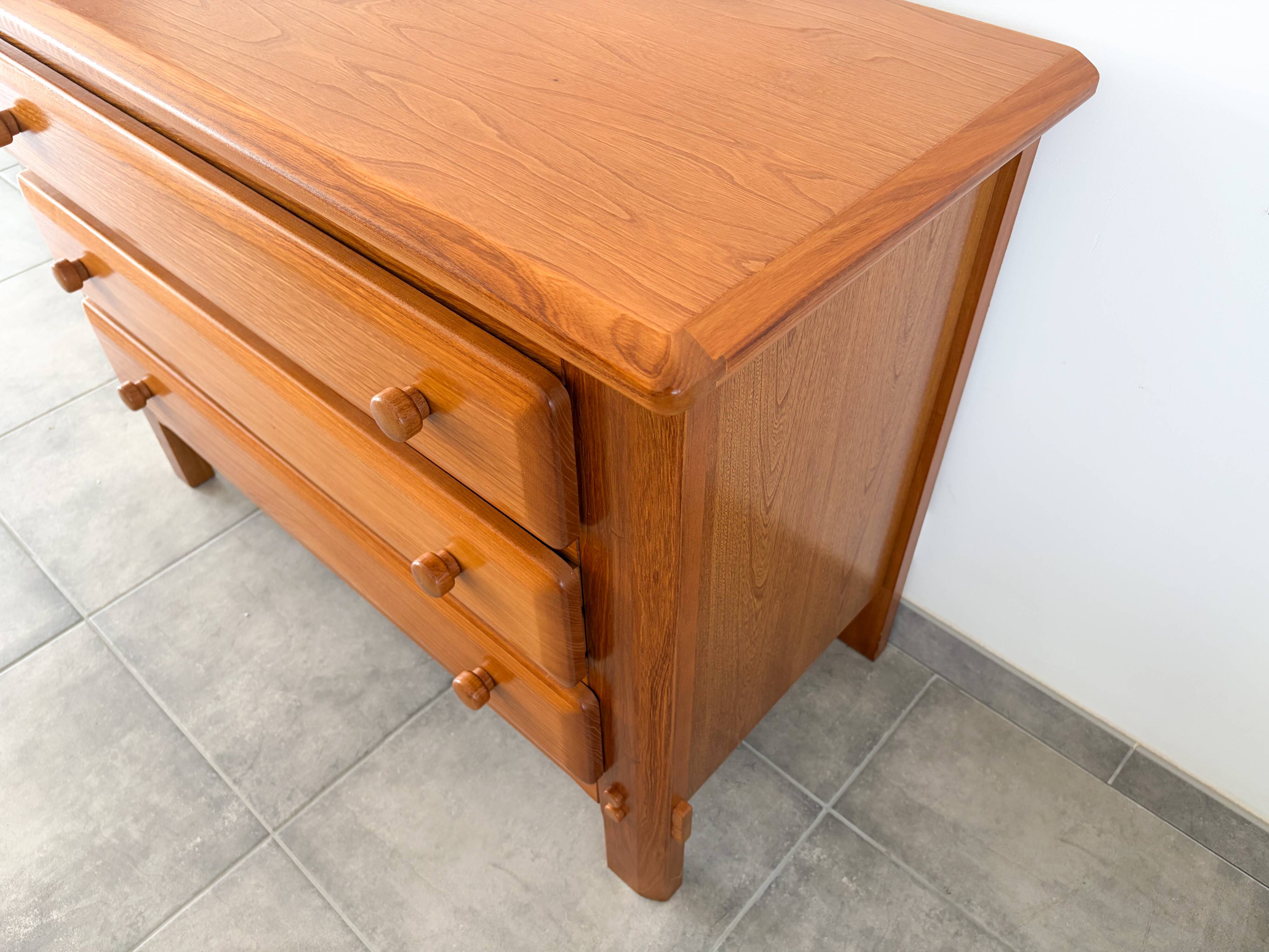 Large elm chest of drawers from Maison Regain, vintage 80s.