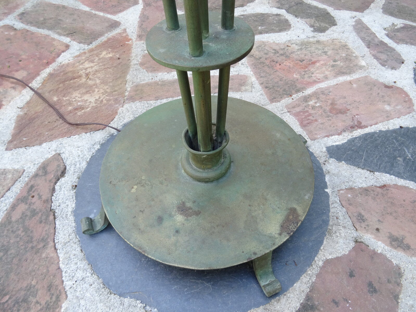 Art deco wrought iron floor lamp with arrows