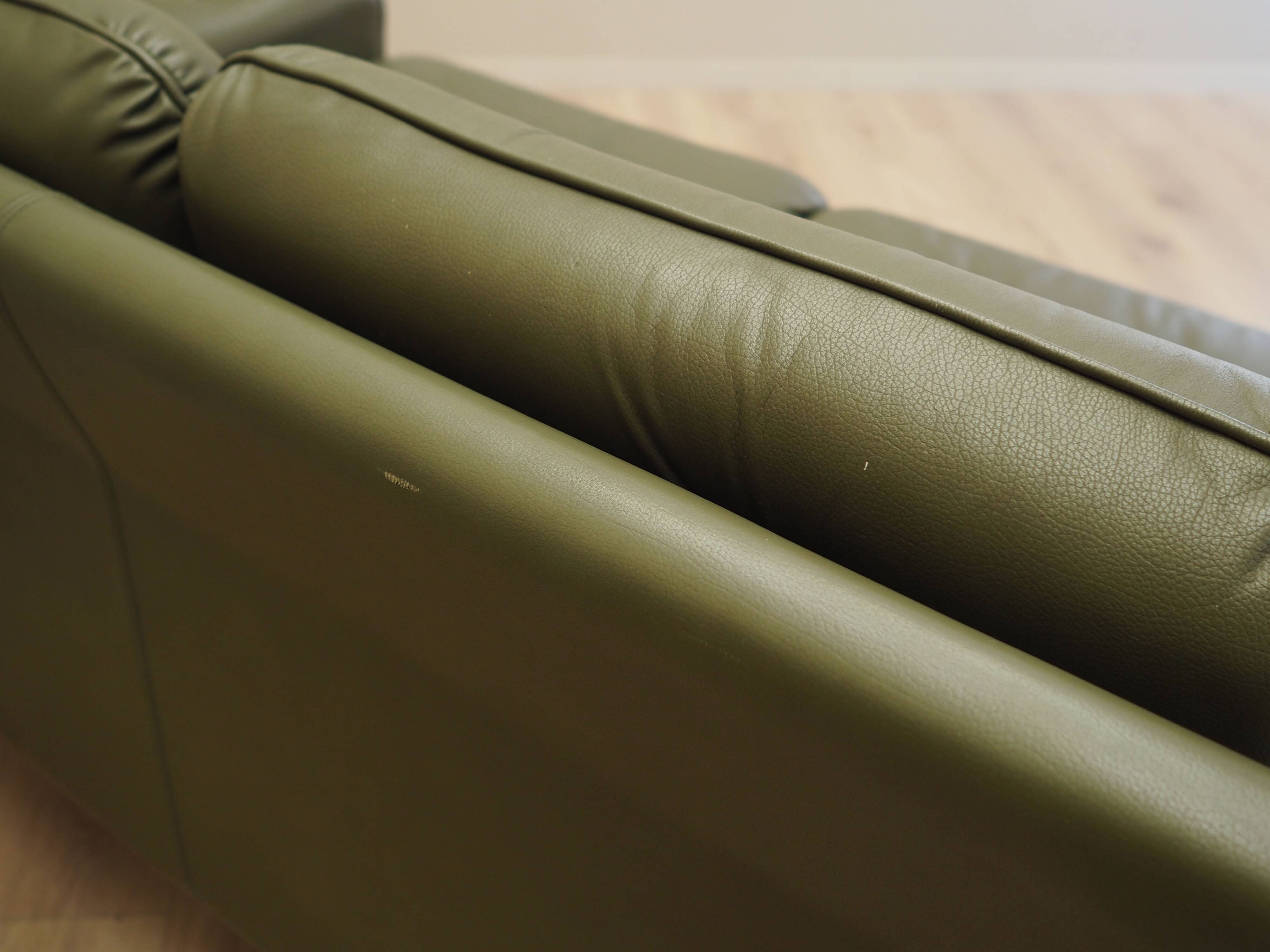 Canapé en cuir vert, design danois, années 1970, production : Danemark