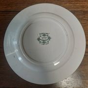 Assiette en faïence terre de fer Saint Amand décor anémone