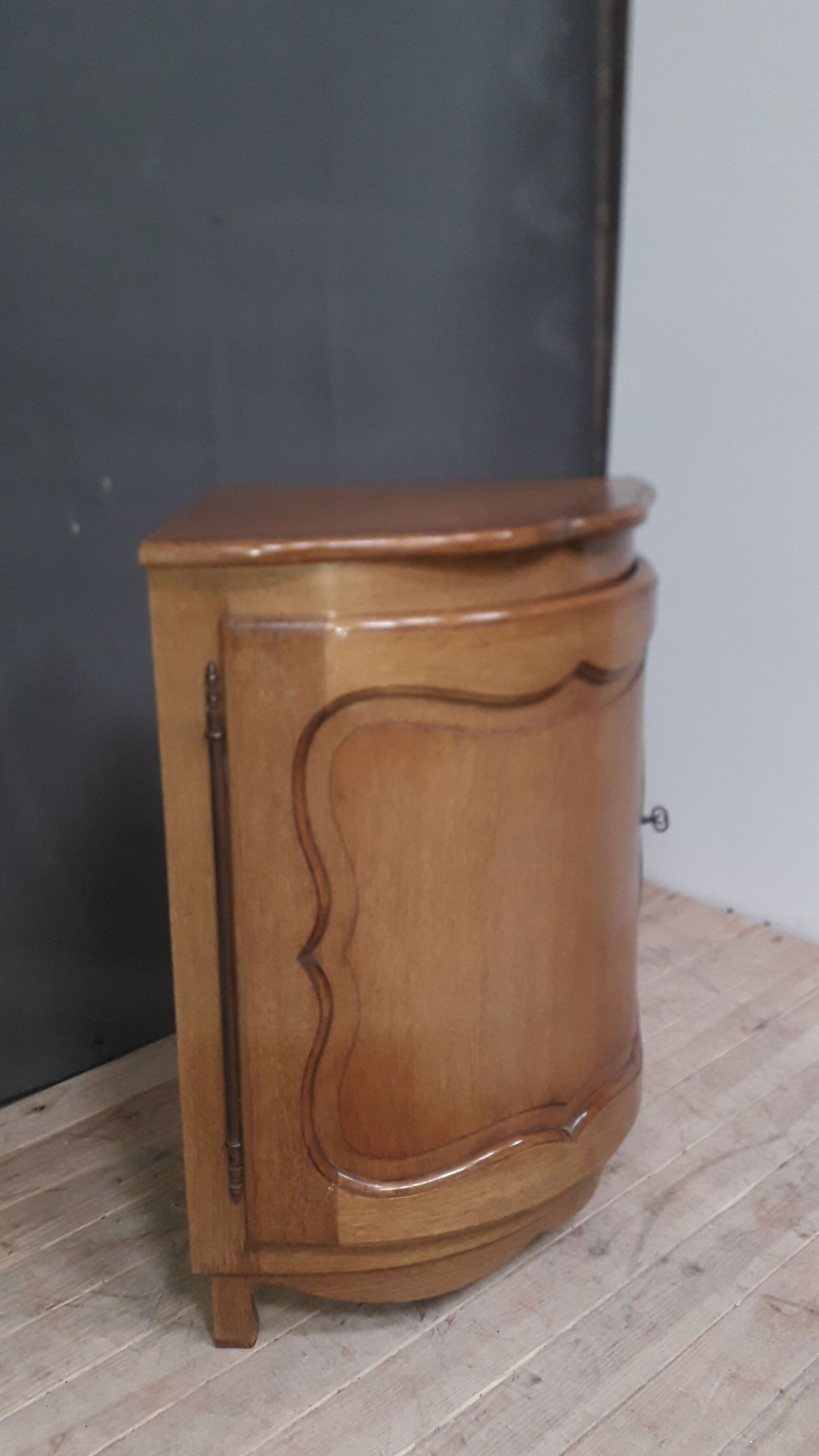 Meuble d'angle à une porte