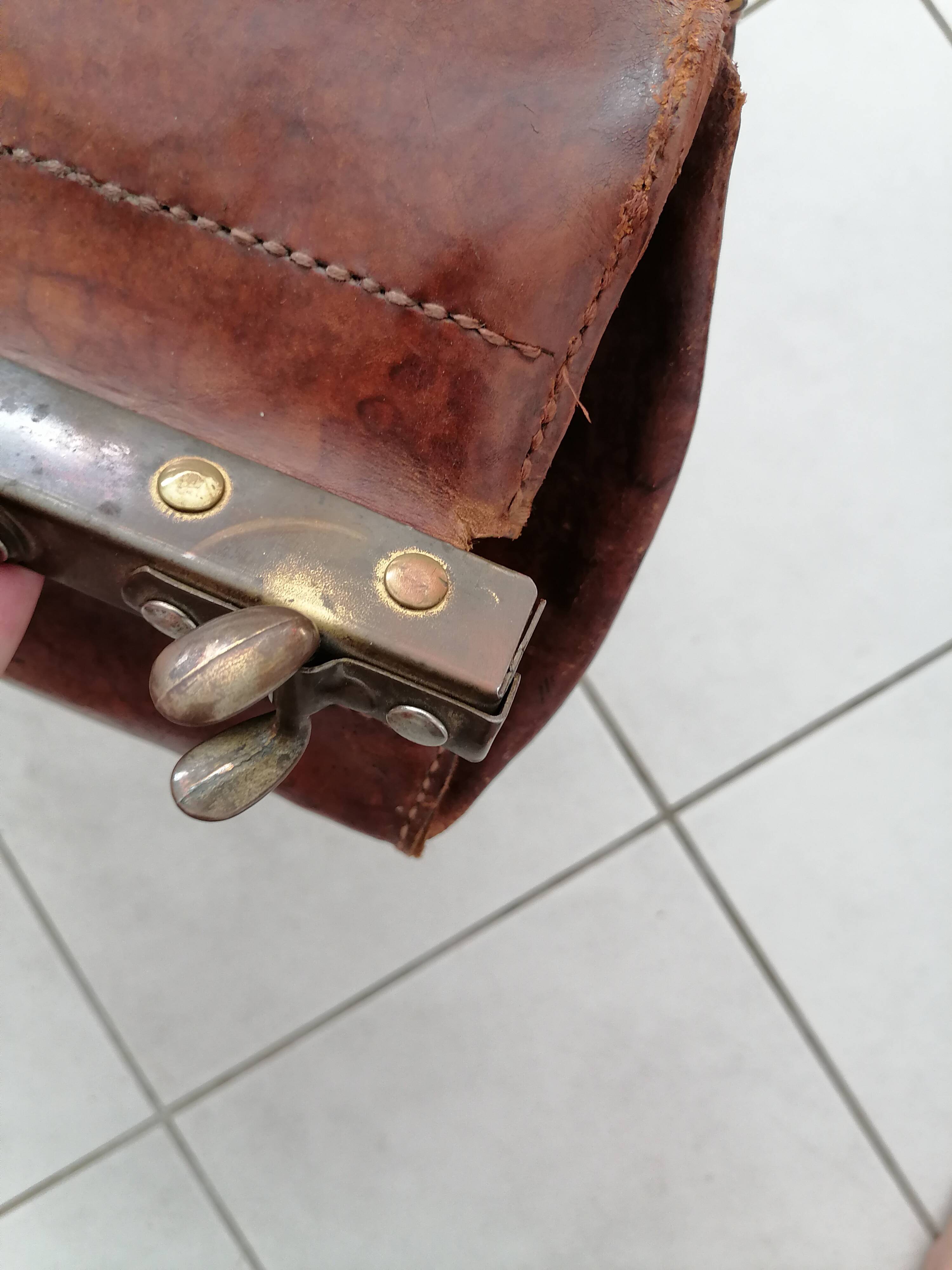 Leather doctor's bag