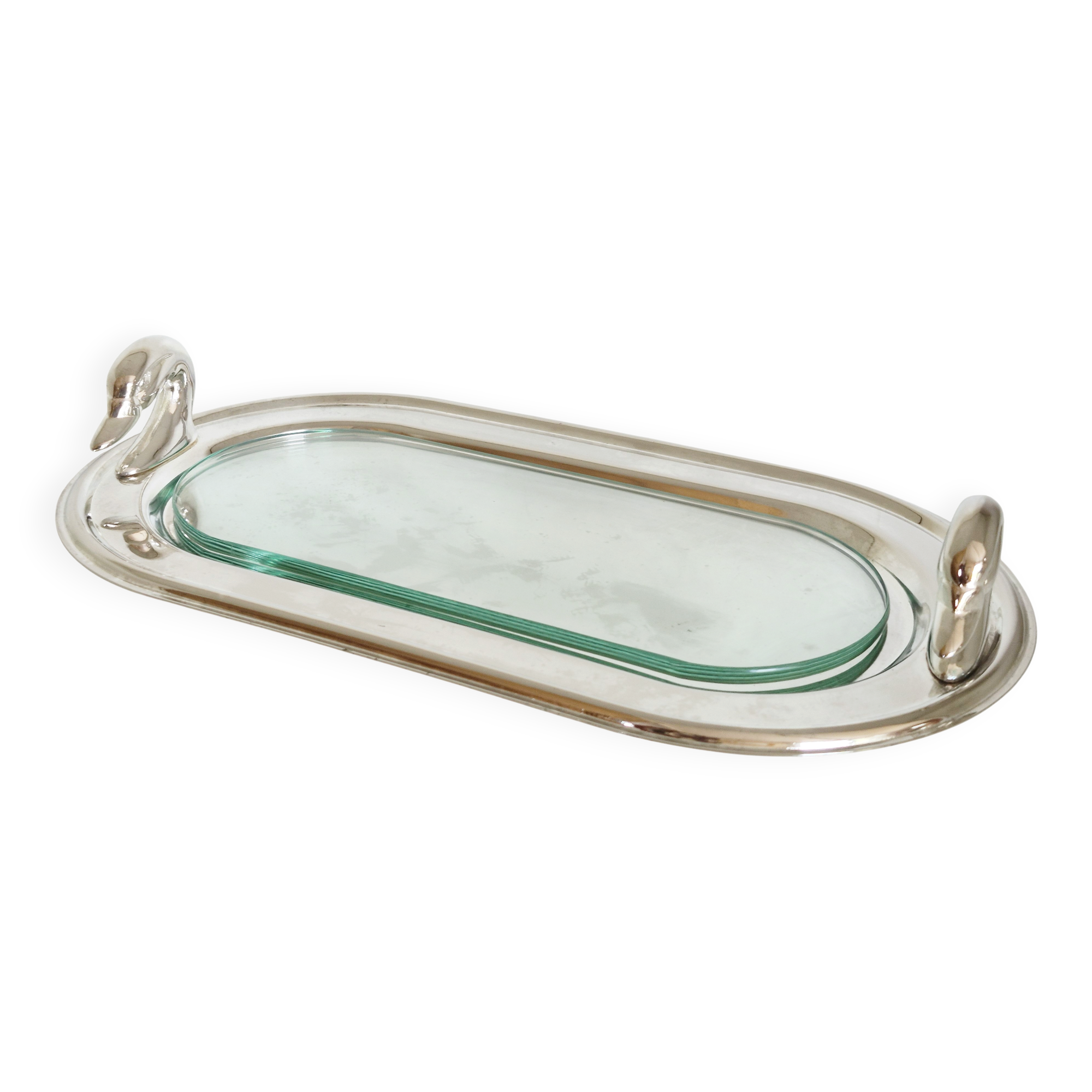 Serving dish for foie gras in silver-plated metal.