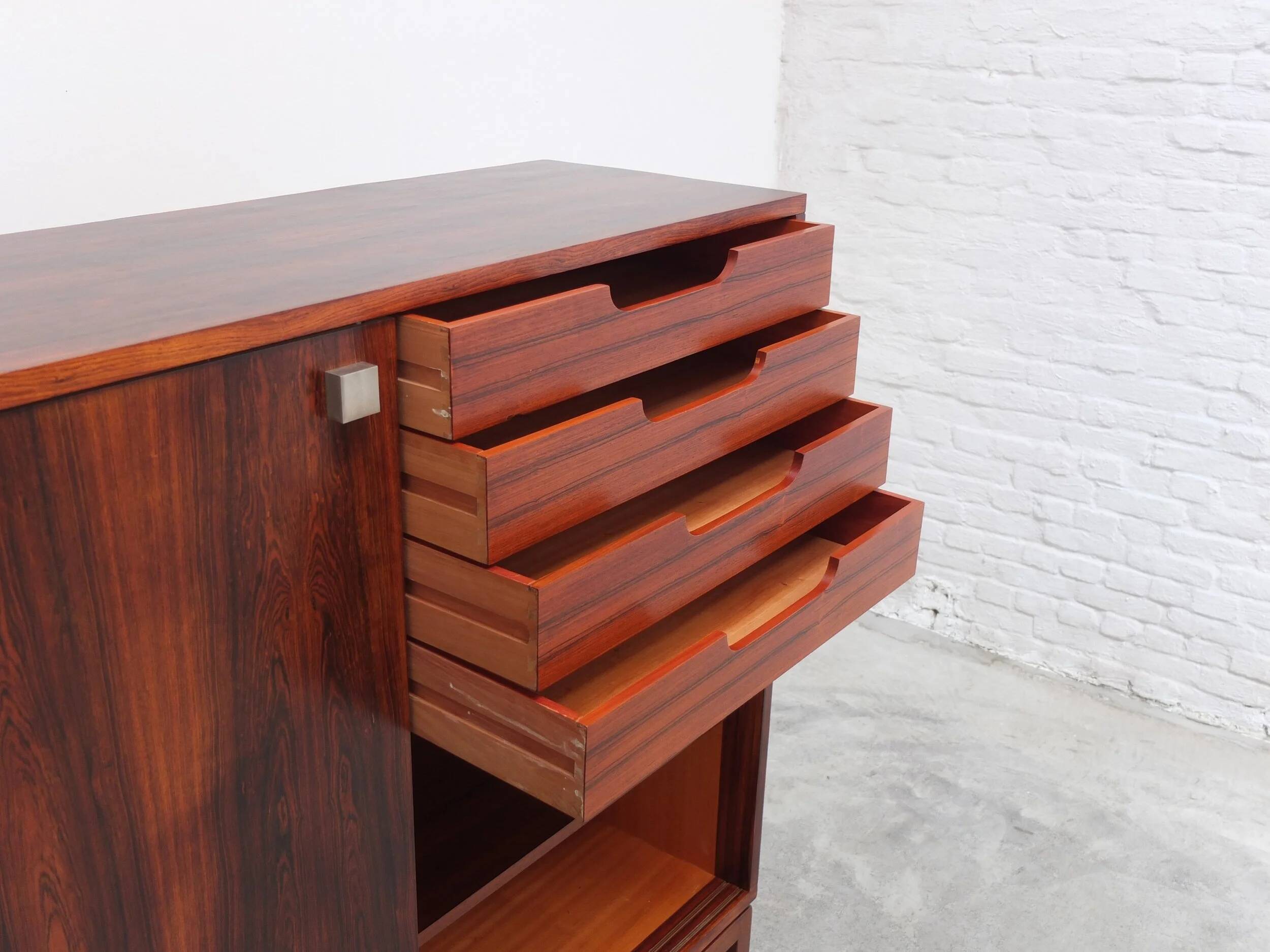 Cabinet en palissandre avec portes coulissantes par Alfred Hendrickx pour Belform, années 1960.