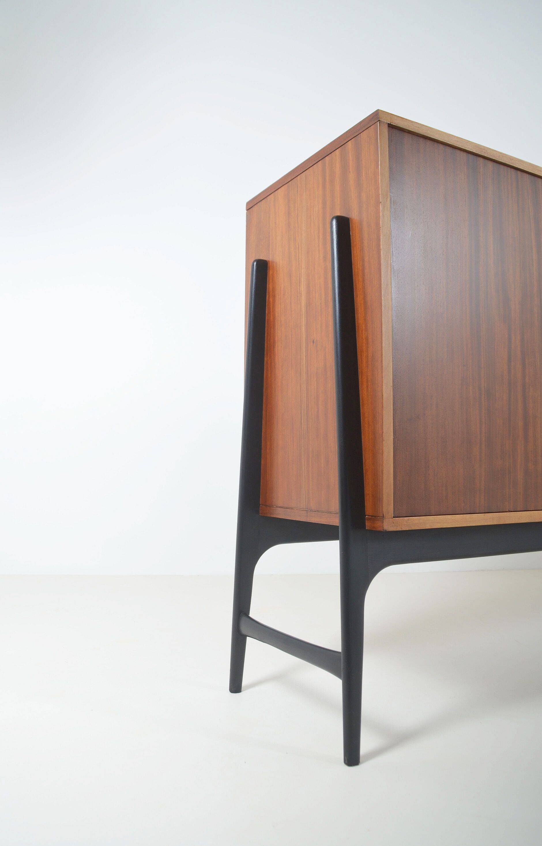 Buffet conçu par Alfred Hendrickx pour Belform, années 1950.