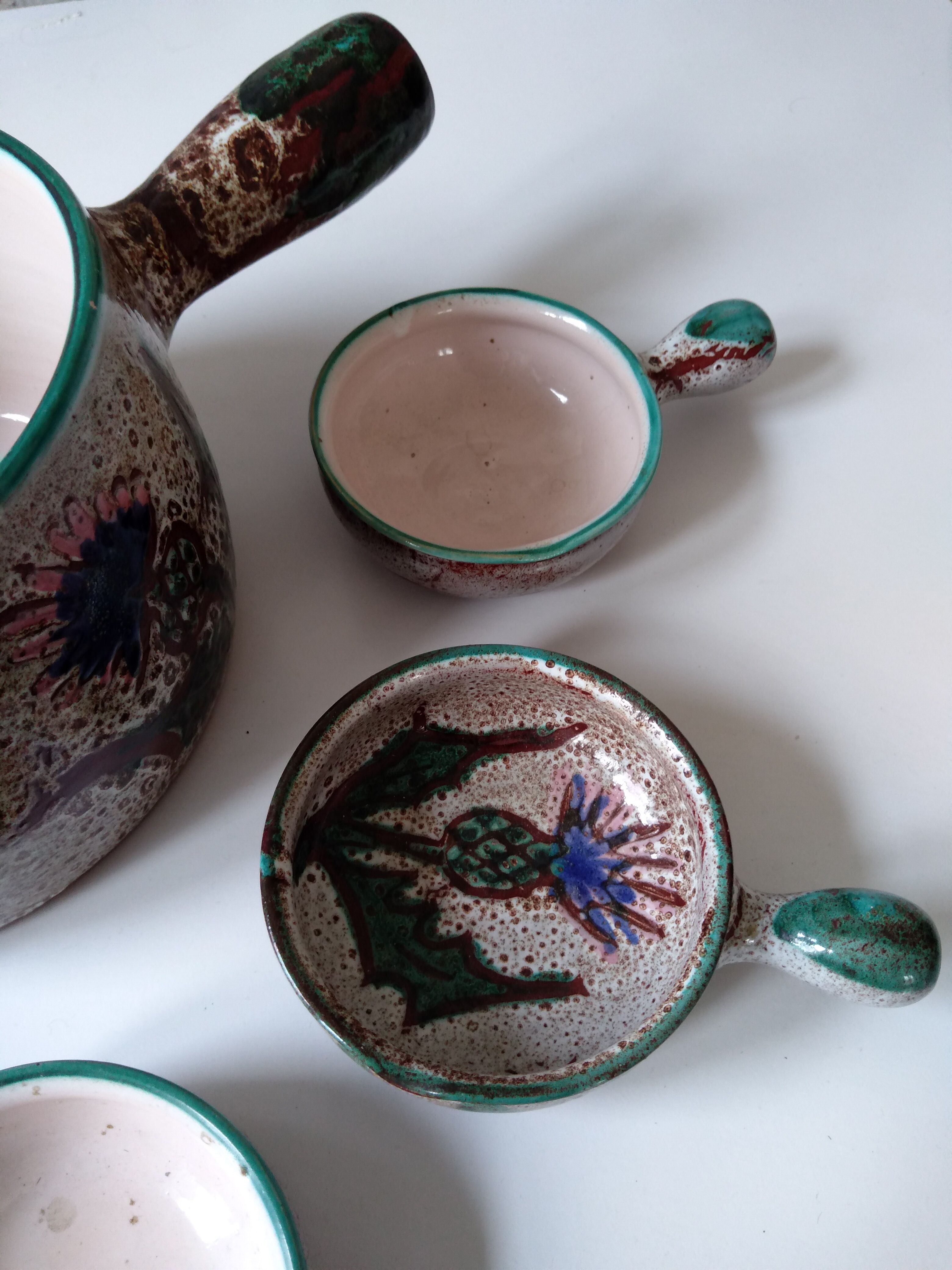 Vallauris fondue serving lot 1 large pot and 6 small pots décor thistle gray, blue, green