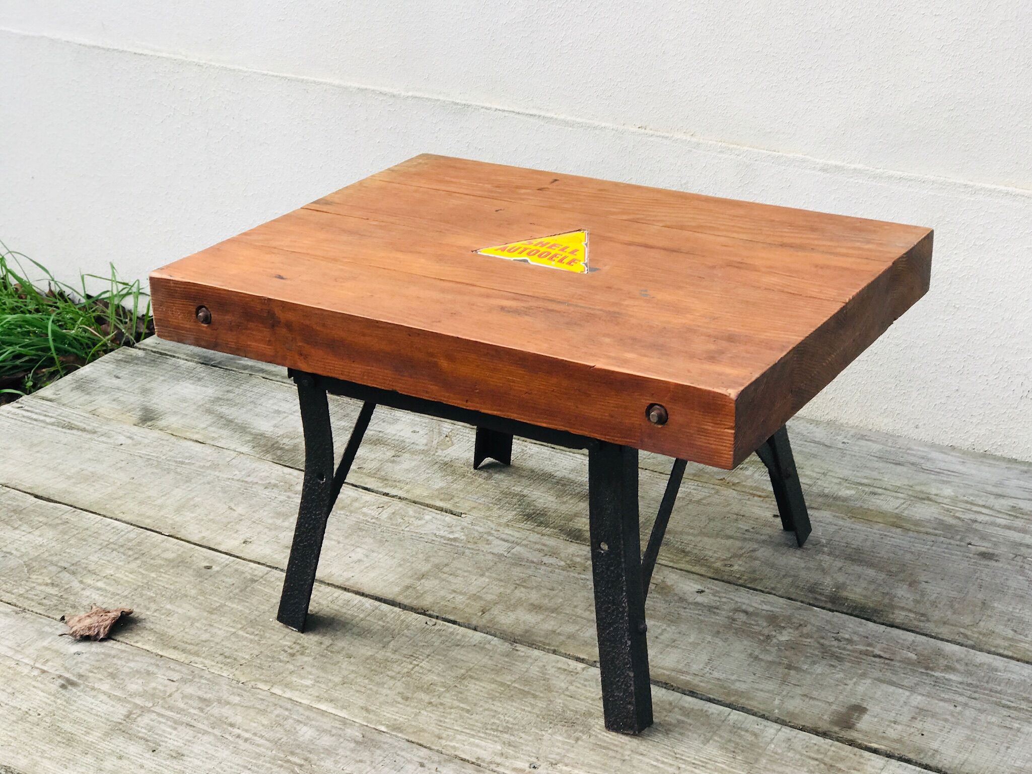 Coffee table mind garage