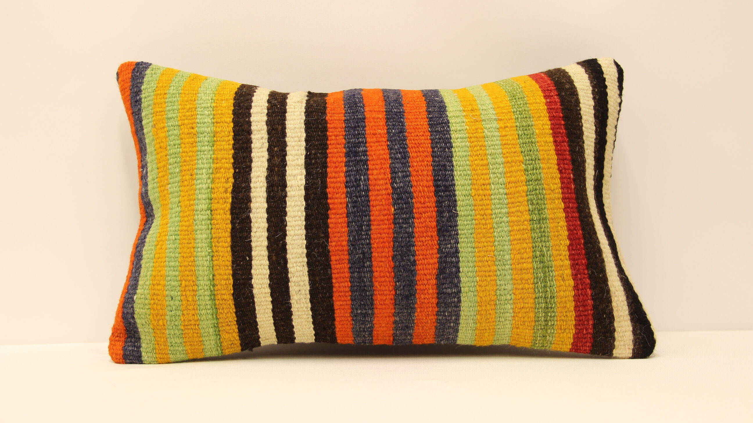 Throw Pillow, Cushion Cover 30x50 cm