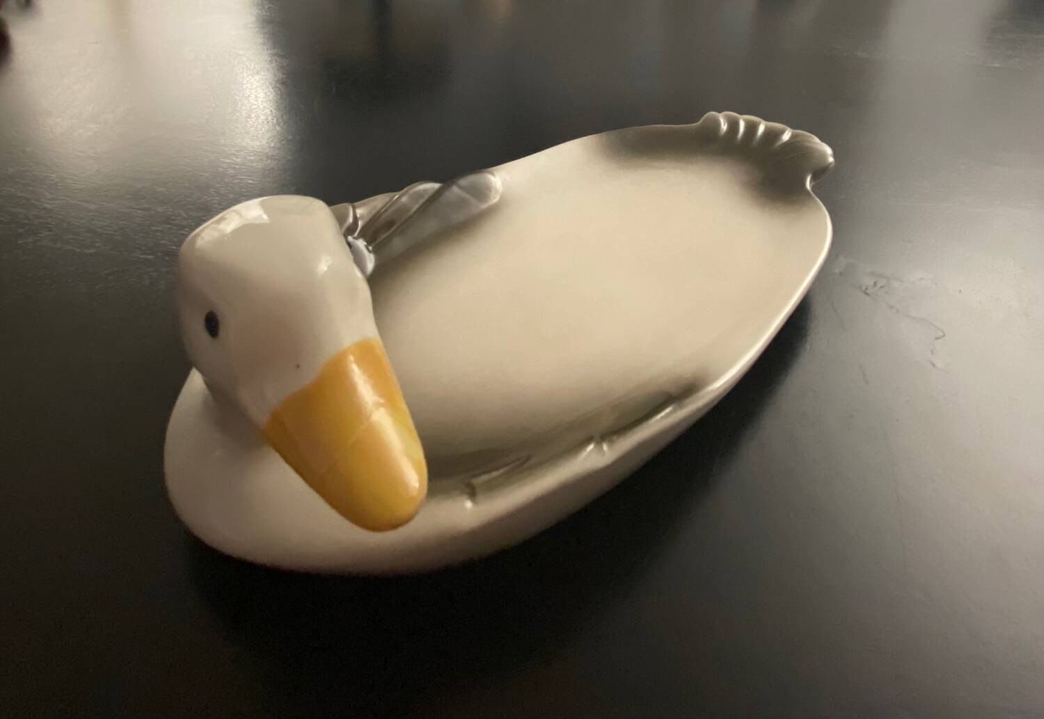 1 duck-shaped ceramic foie gras dish