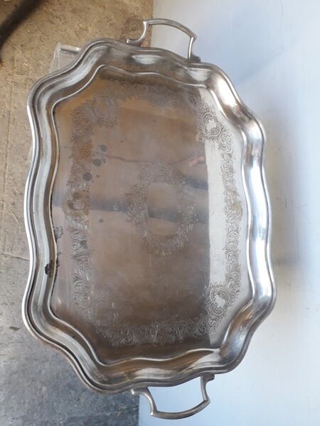 Tray in silver metal