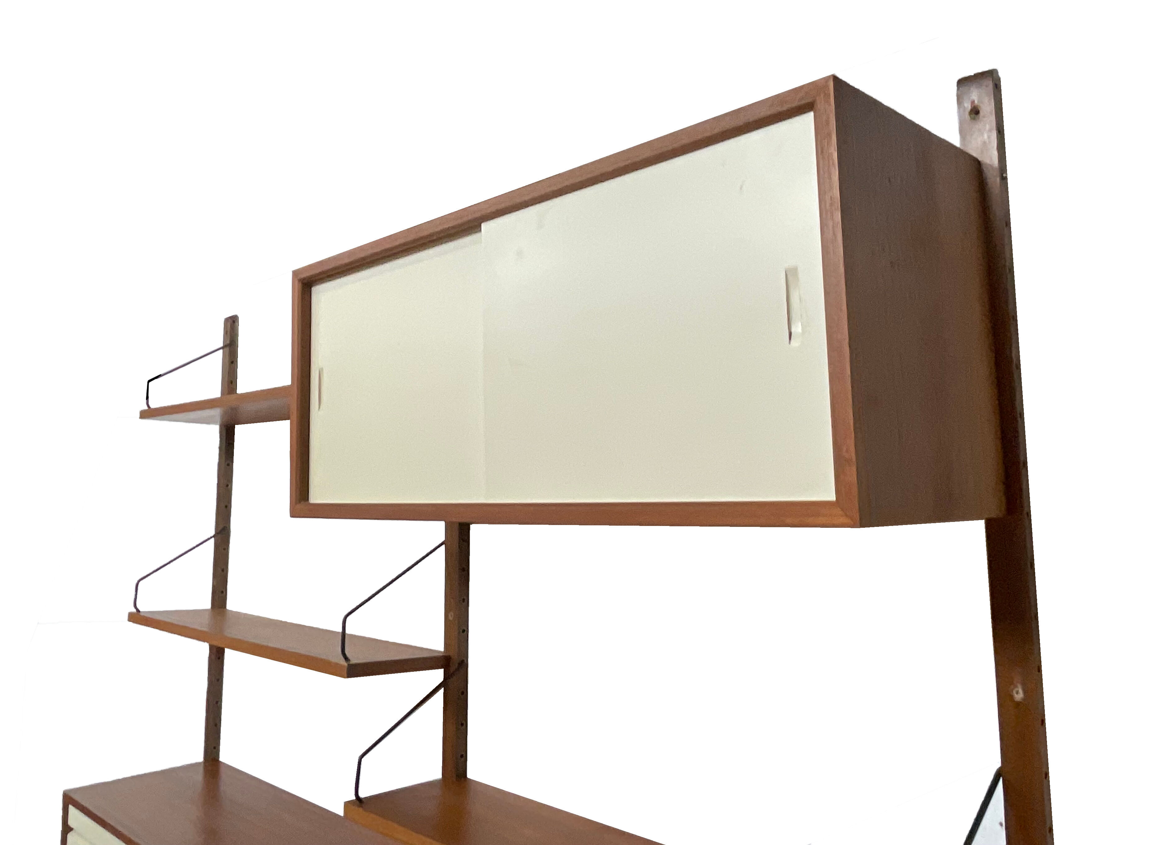 Poul Cadovius wall unit, Royal System
