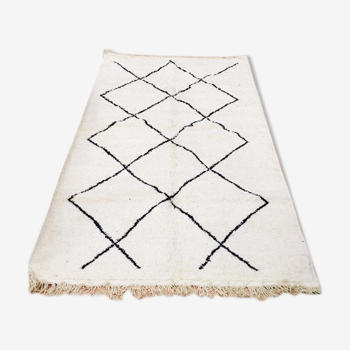 Tapis Beni Ourain blanc à motifs géométriques noir 227x168 cm