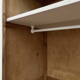 Armoire bonnetière parisienne