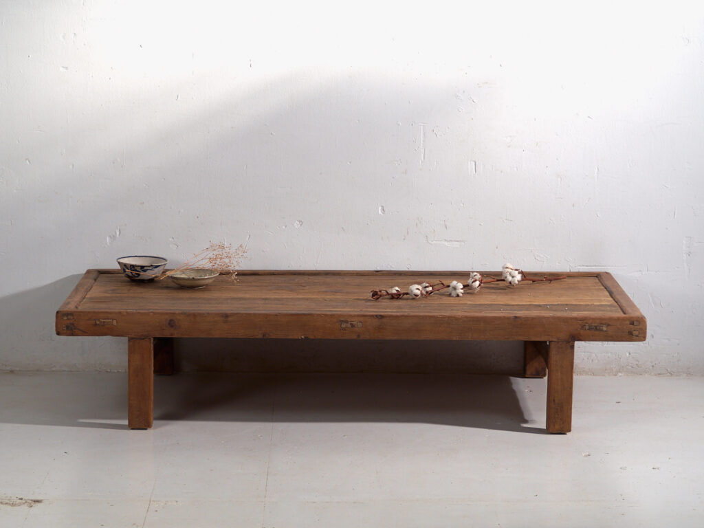 Kang table, antique pine wood – China, circa 1930