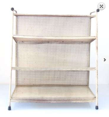 Carries metal 50s magazines