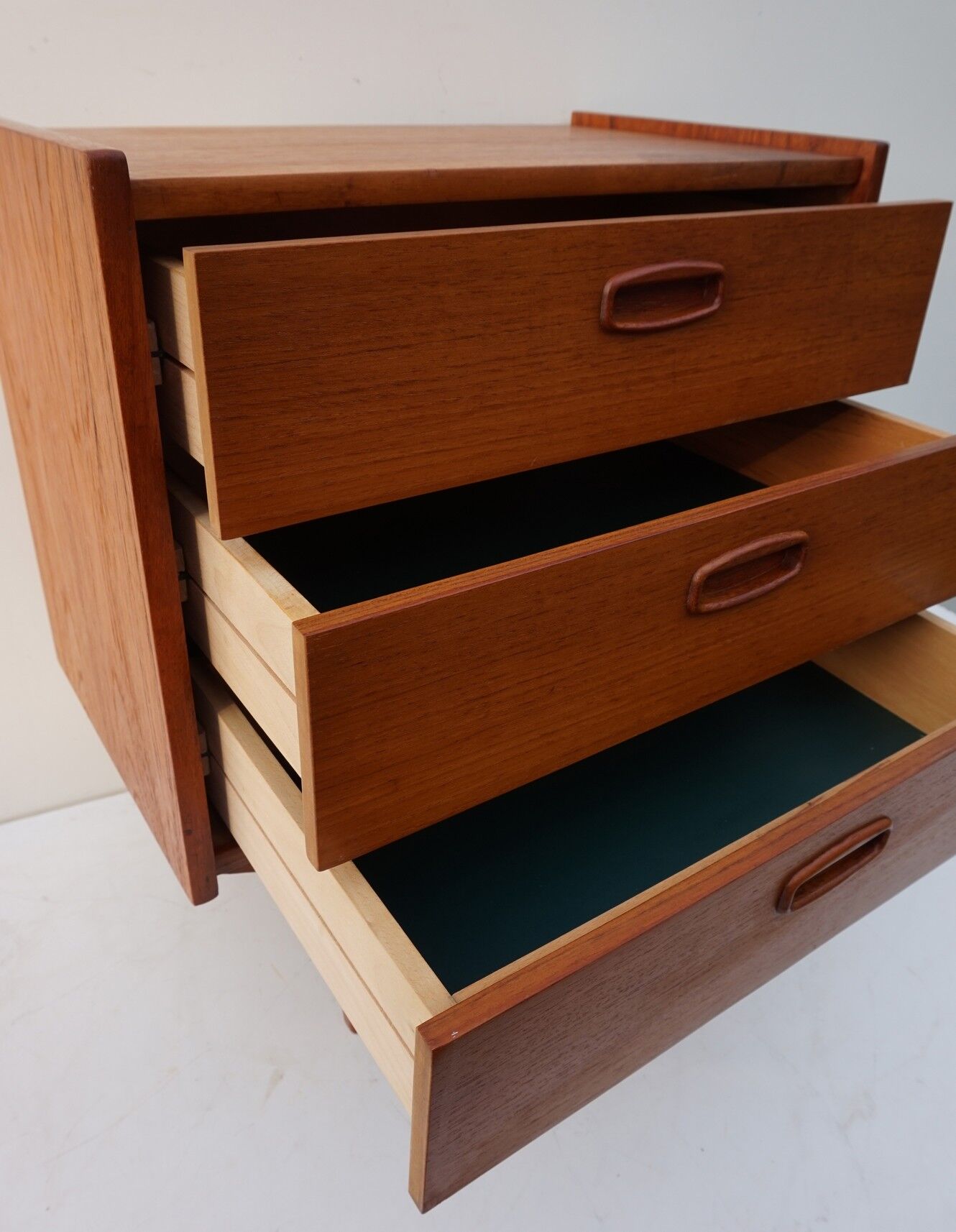 Commode vintage en teck