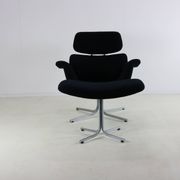 Artifort big tulip lounge chair with original ottoman