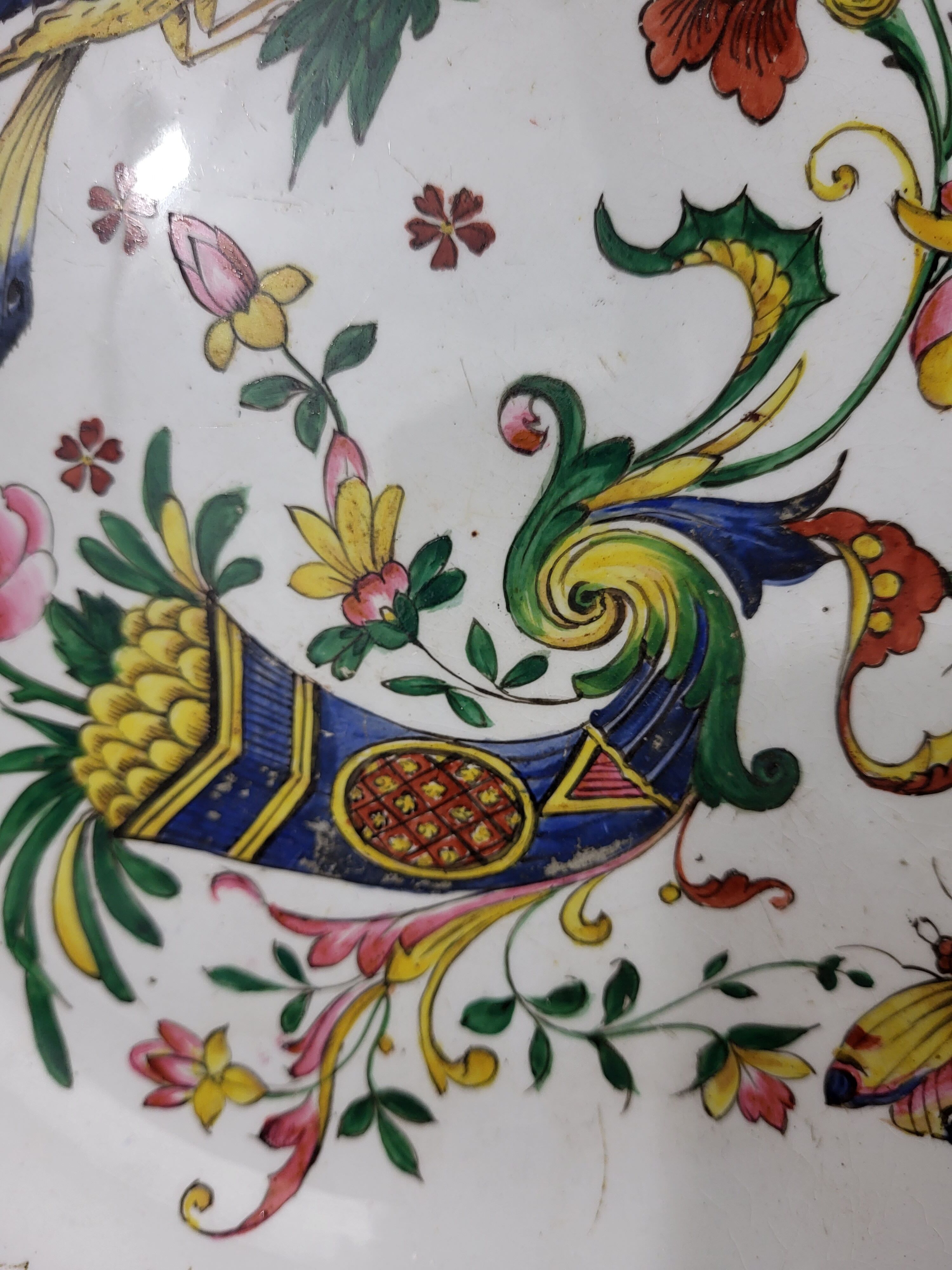 Round earthenware dish from Gien XIXth Horn of Abundance