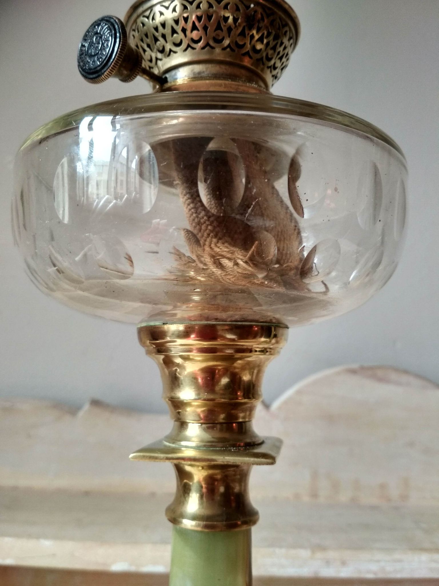Ancient oil lamp in green onyx