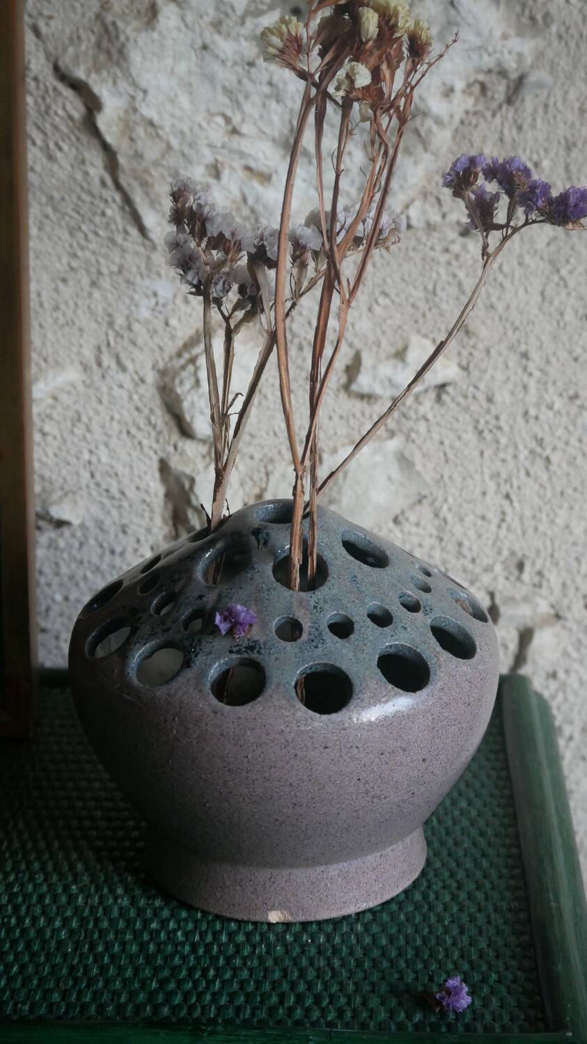 Stoneware flower holder Accolay