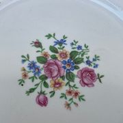 Set of 4 plates with floral motif, golden border early twentieth century