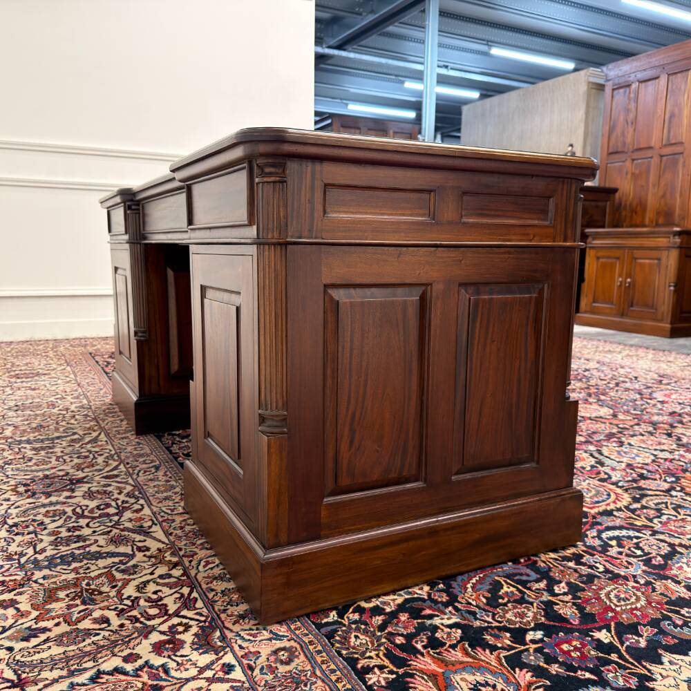 Classic English Desk Green Leather