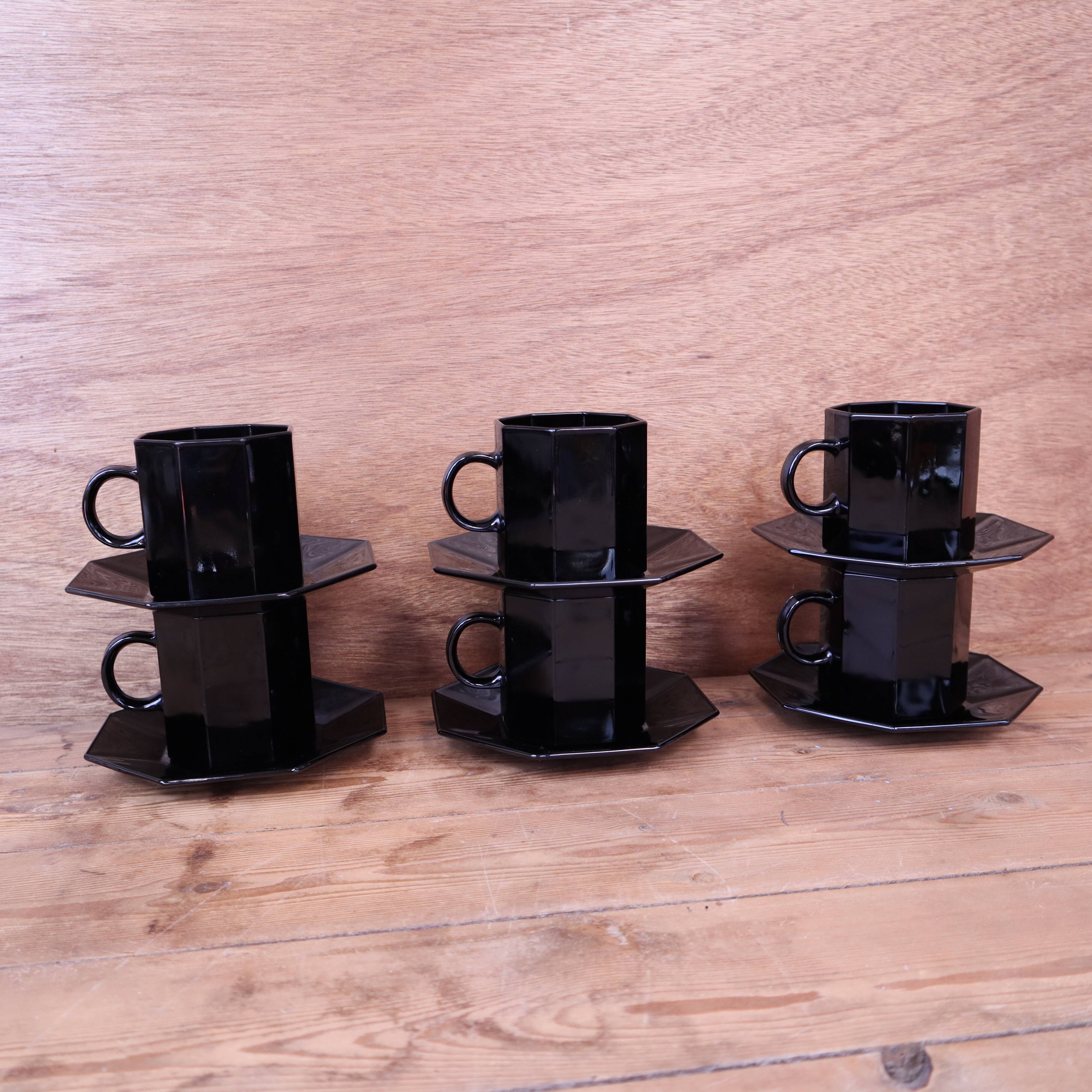 Set of 6 medium black coffee cups and saucers ARCOROC "Octime"